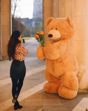 Teddy Bear Giving Flowers To A Lady paint by numbers
